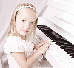 Little Girl At Piano, by BIGSTOCK, www.InTuneWithYou.com